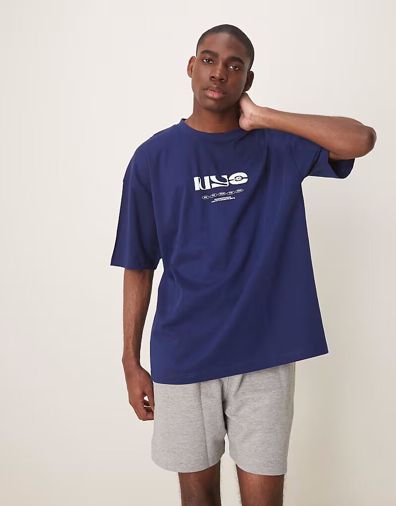 Футболка свободного кроя ASOS DESIGN с изображением города в темно-синем цвете
Футболка свободного кроя ASOS DESIGN с изображением города в темно-синем цвете