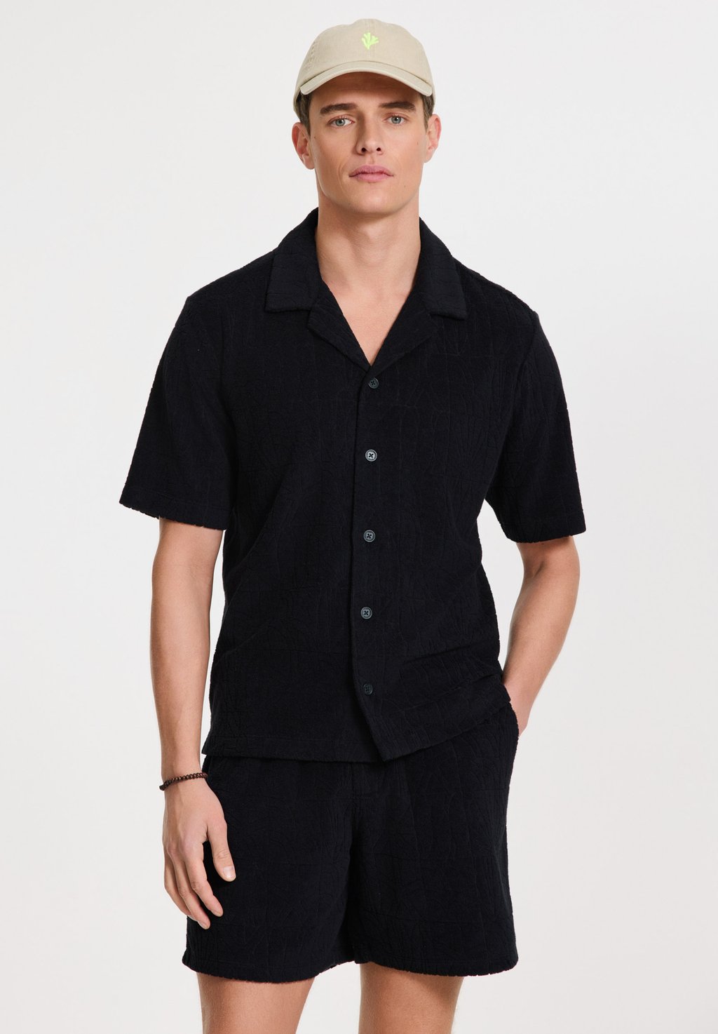 Рубашка TED GEO SUN Shiwi, черный
Рубашка TED GEO SUN Shiwi, черный