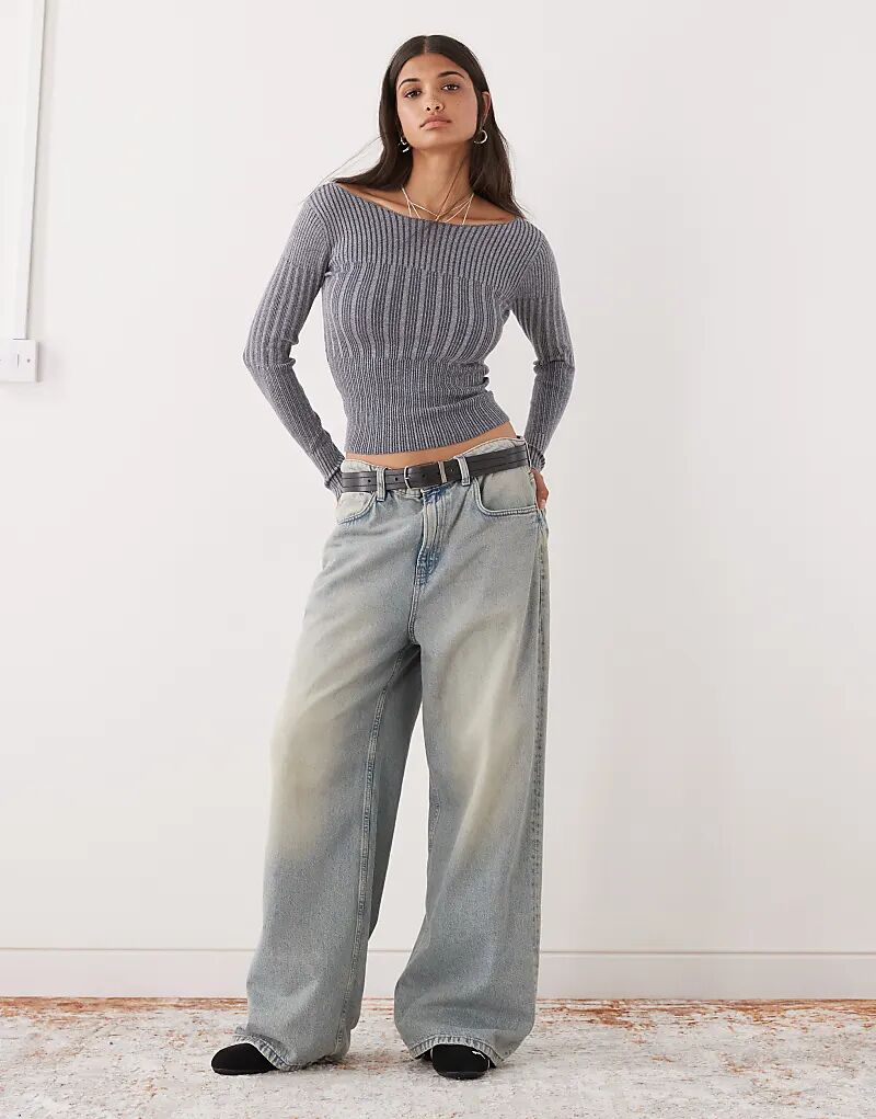 COLLUSION трикотажный топ с открытыми плечами и длинными рукавами
COLLUSION трикотажный топ с открытыми плечами и длинными рукавами