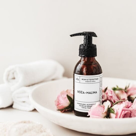 Роза-Малина - гидрофильное масло для очищения лица и снятия макияжа | Министерство доброго мыла, Ministerstwo Dobrego Mydła
Роза-Малина - гидрофильное масло для очищения лица и снятия макияжа | Министерство доброго мыла, Ministerstwo Dobrego Mydła