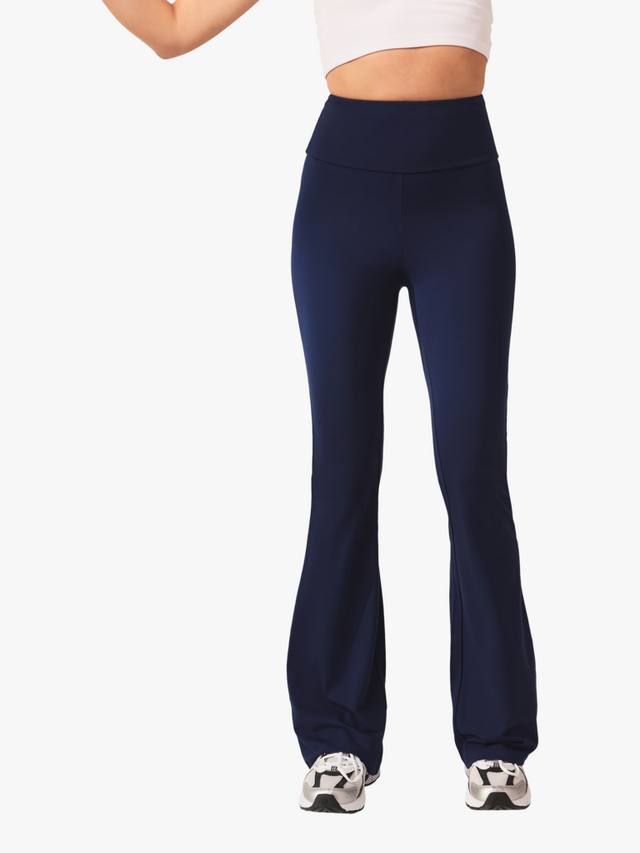 Обычные легкие леггинсы с высокой талией и расклешенными штанинами Lovall, Navy
Обычные легкие леггинсы с высокой талией и расклешенными штанинами Lovall, Navy