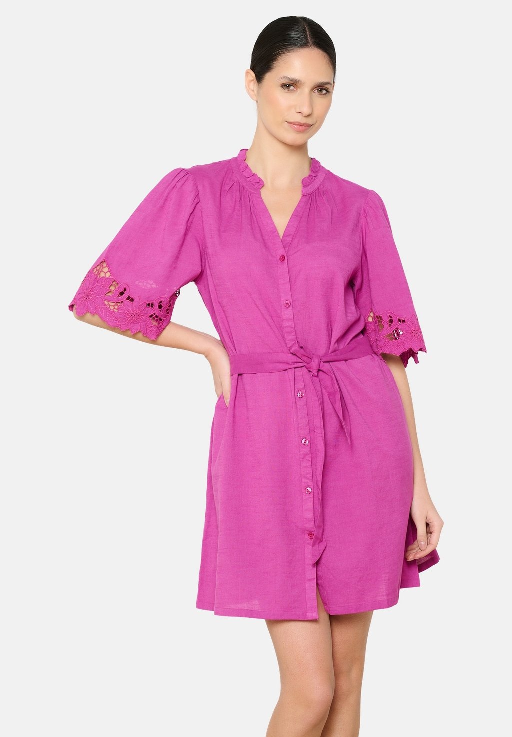 Платье-рубашка WITH EMBROIDERY LolaLiza, фиолетовый 
Платье-рубашка WITH EMBROIDERY LolaLiza, фиолетовый