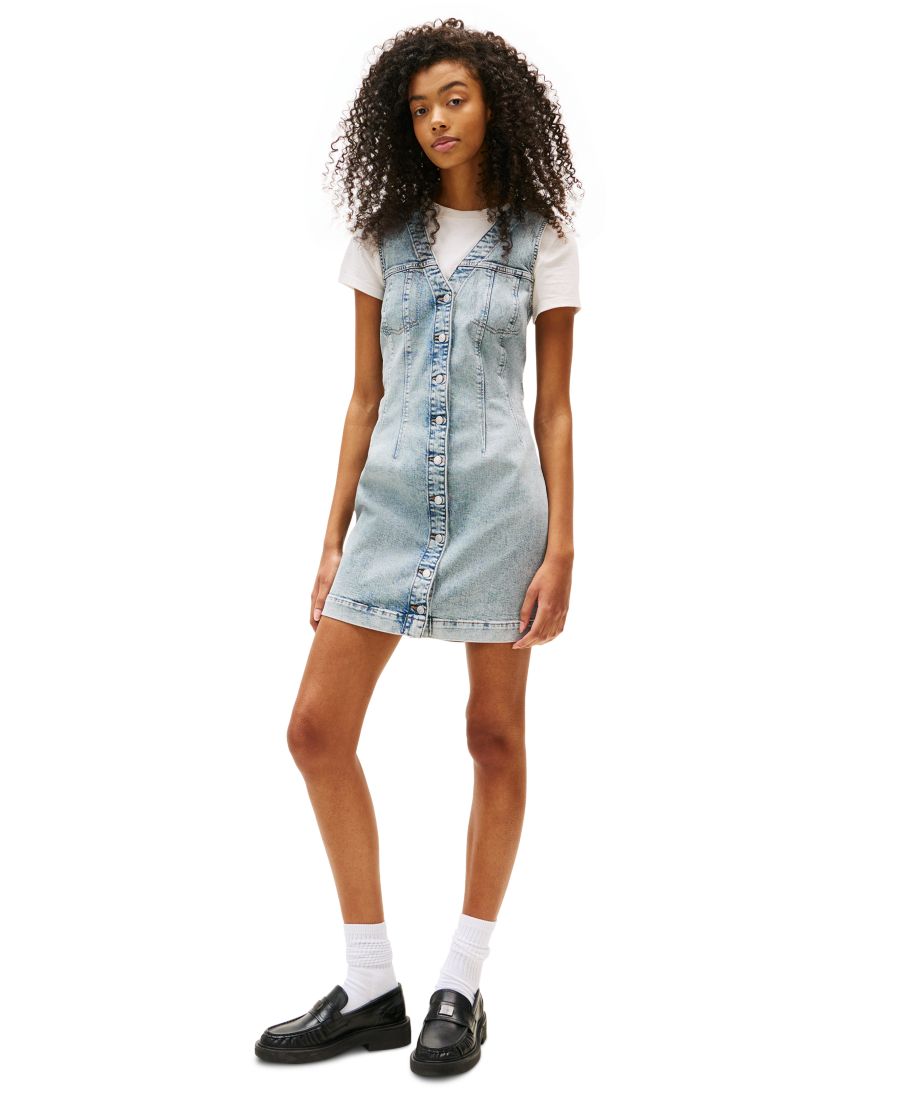 Женское платье с V-образным вырезом и застежкой на пуговицы спереди Tommy Jeans, DENIM MID LIGHT BLUE
Женское платье с V-образным вырезом и застежкой на пуговицы спереди Tommy Jeans, DENIM MID LIGHT BLUE