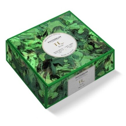 Phytorelax The Floral Ritual Green Tea with Shower Gel and Body Milk
Phytorelax The Floral Ritual Green Tea with Shower Gel and Body Milk