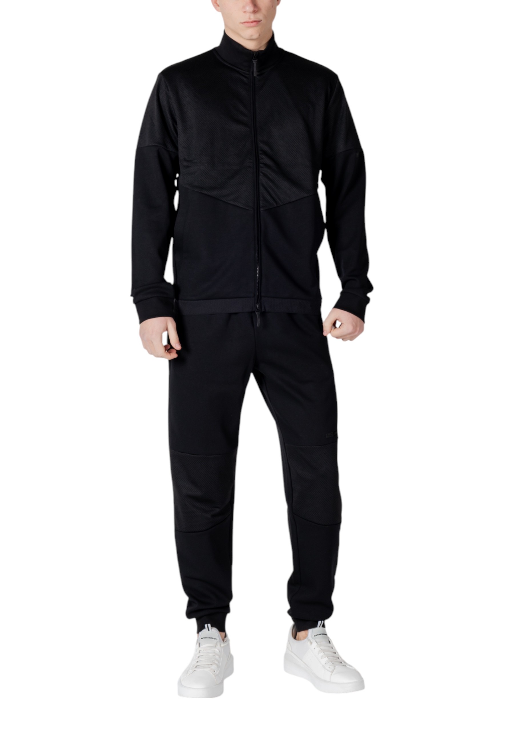 Спортивные костюмы EA7
Спортивные костюмы EA7