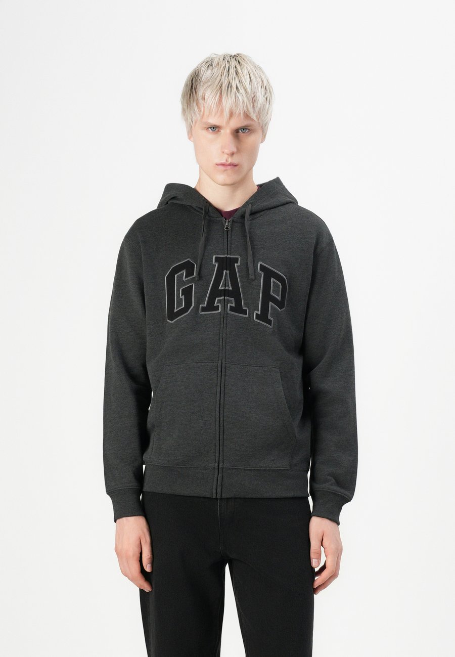 Толстовка GAP HERITAGE LOGO, New Charcoal Grey/Grey, Черный, Толстовка GAP HERITAGE LOGO, New Charcoal Grey/Grey
Толстовка GAP HERITAGE LOGO, New Charcoal Grey/Grey, Черный, Толстовка GAP HERITAGE LOGO, New Charcoal Grey/Grey