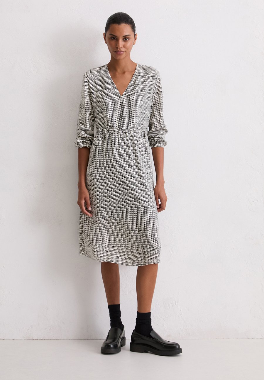 Платье Marc O'Polo Day dress, Multi Black/Black
Платье Marc O'Polo Day dress, Multi Black/Black