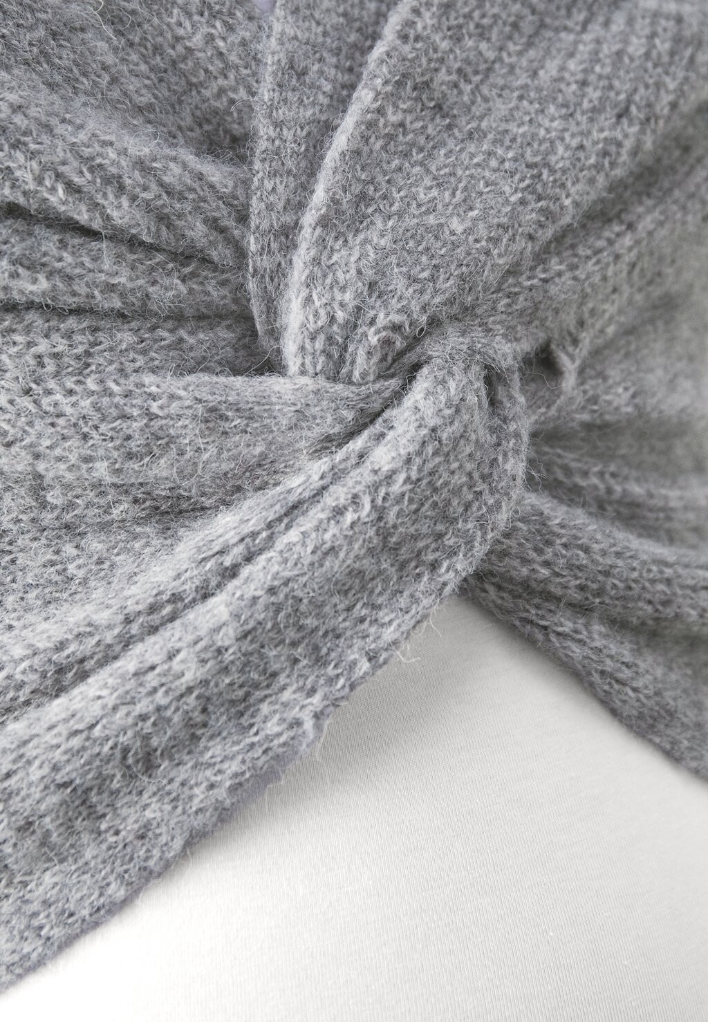 Свитер Even&Odd, крапчатый серый
Свитер Even&Odd, крапчатый серый