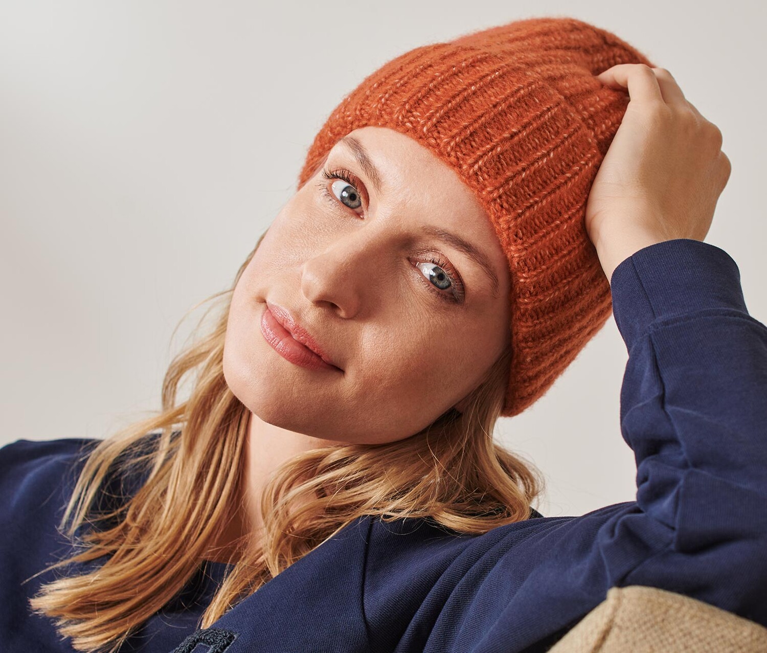 Вязаная шапка из шерсти Tchibo, оранжевый 
Вязаная шапка из шерсти Tchibo, оранжевый