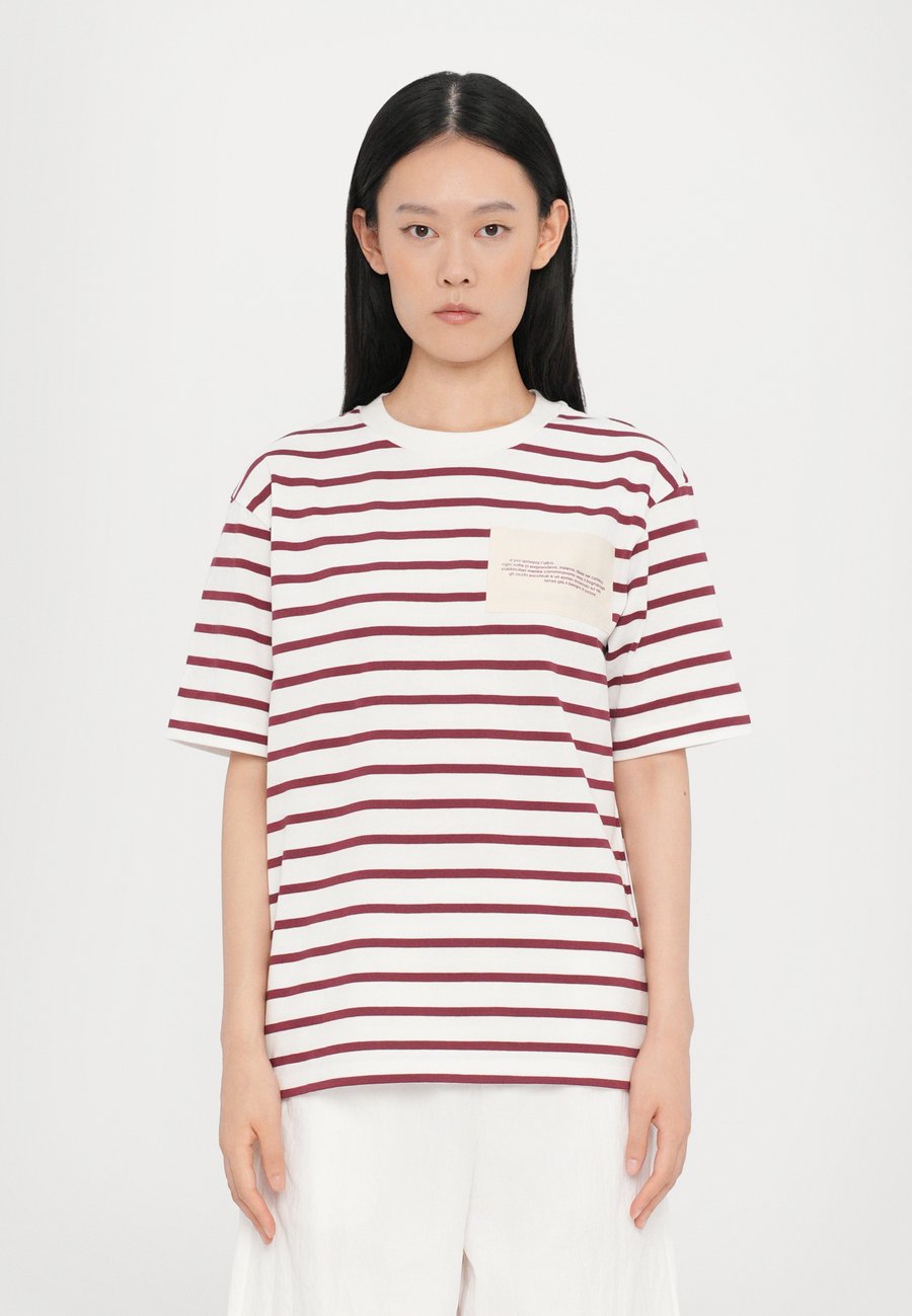 Футболка MAX&Co. SANMAURO, Wollweib/Off-White
Футболка MAX&Co. SANMAURO, Wollweib/Off-White