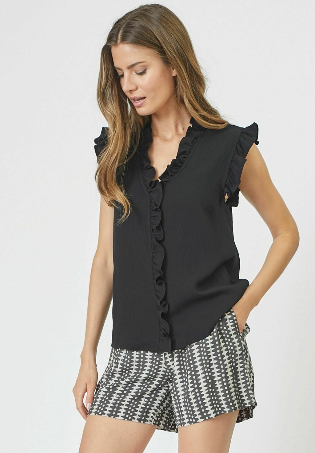 Блузка на пуговицах SuedaCC Co'couture, черный
Блузка на пуговицах SuedaCC Co'couture, черный