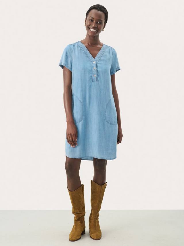 Платье Kaminas с V-образным вырезом до колен Part Two, Light Blue
Платье Kaminas с V-образным вырезом до колен Part Two, Light Blue