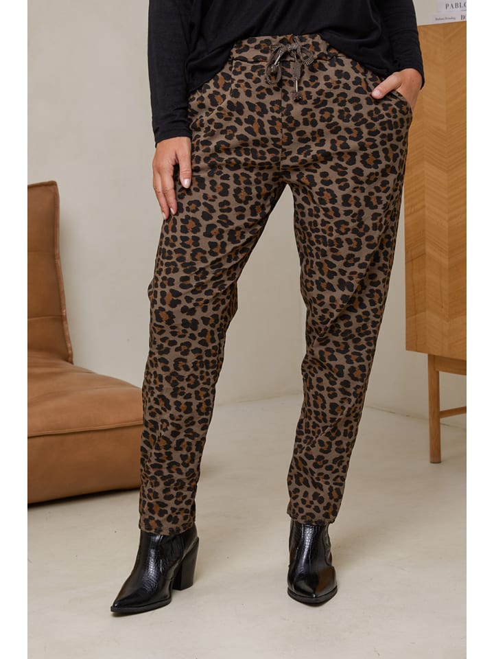 Тканевые брюки Curvy Lady Hose, темно-коричневый
Тканевые брюки Curvy Lady Hose, темно-коричневый