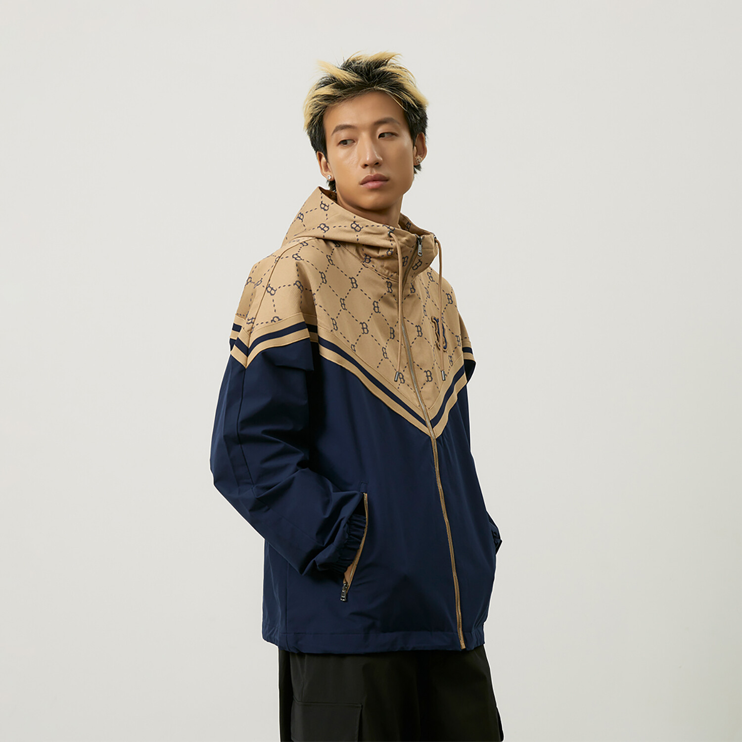 MONOGRAM Коллекция Reading Куртка Унисекс Светло-бежевый Mlb
MONOGRAM Коллекция Reading Куртка Унисекс Светло-бежевый Mlb