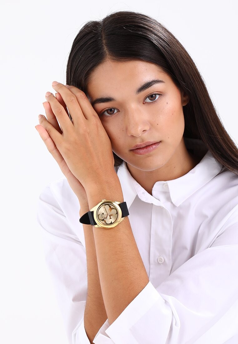 Часы Guess, черный
Часы Guess, черный