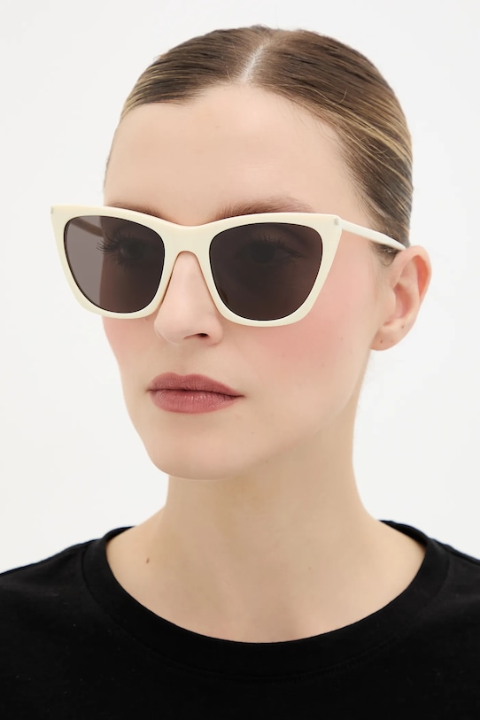 Солнцезащитные очки KATE THIN Saint Laurent, бежевый
Солнцезащитные очки KATE THIN Saint Laurent, бежевый