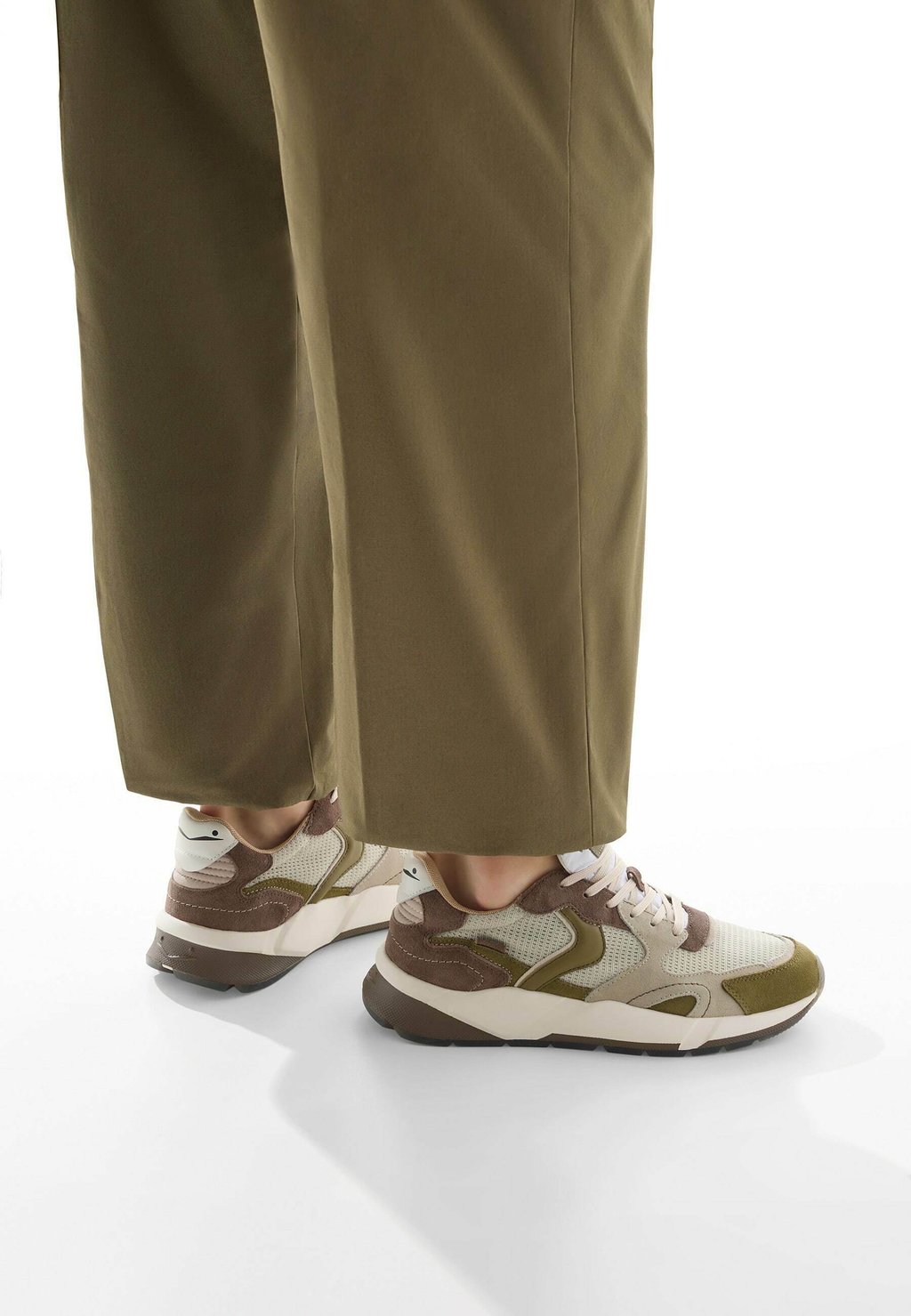 Кроссовки CLUB Voile Blanche, оливковый
Кроссовки CLUB Voile Blanche, оливковый