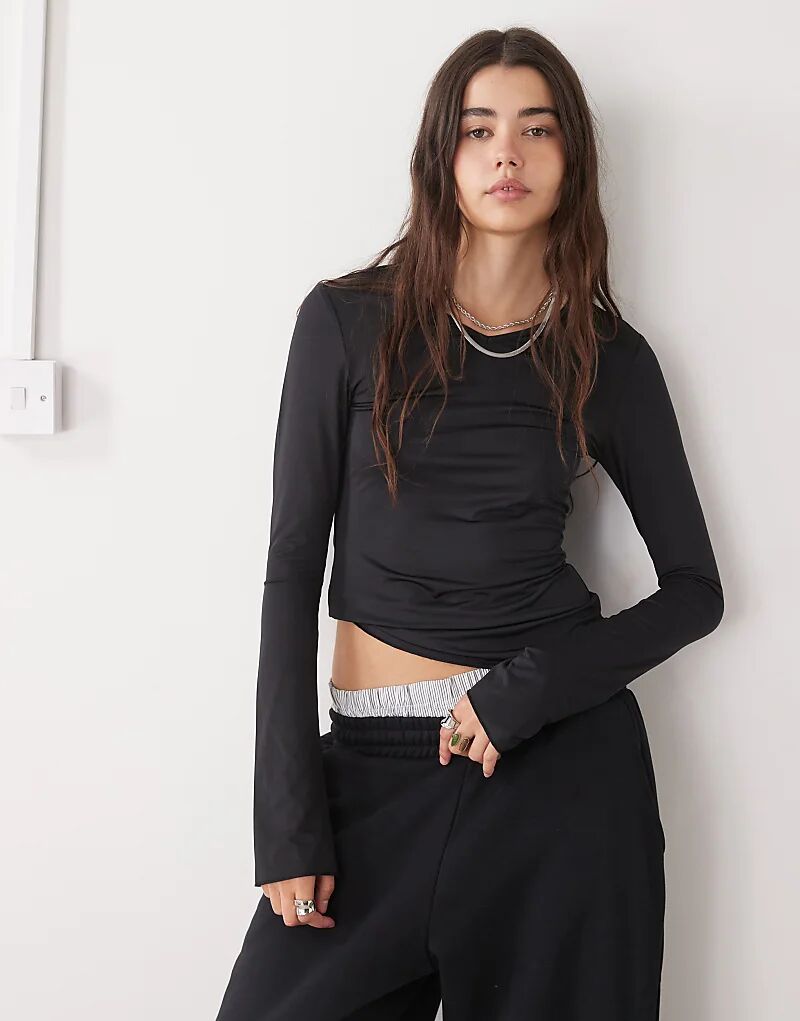 Длинный топ Monki черного цвета
Длинный топ Monki черного цвета