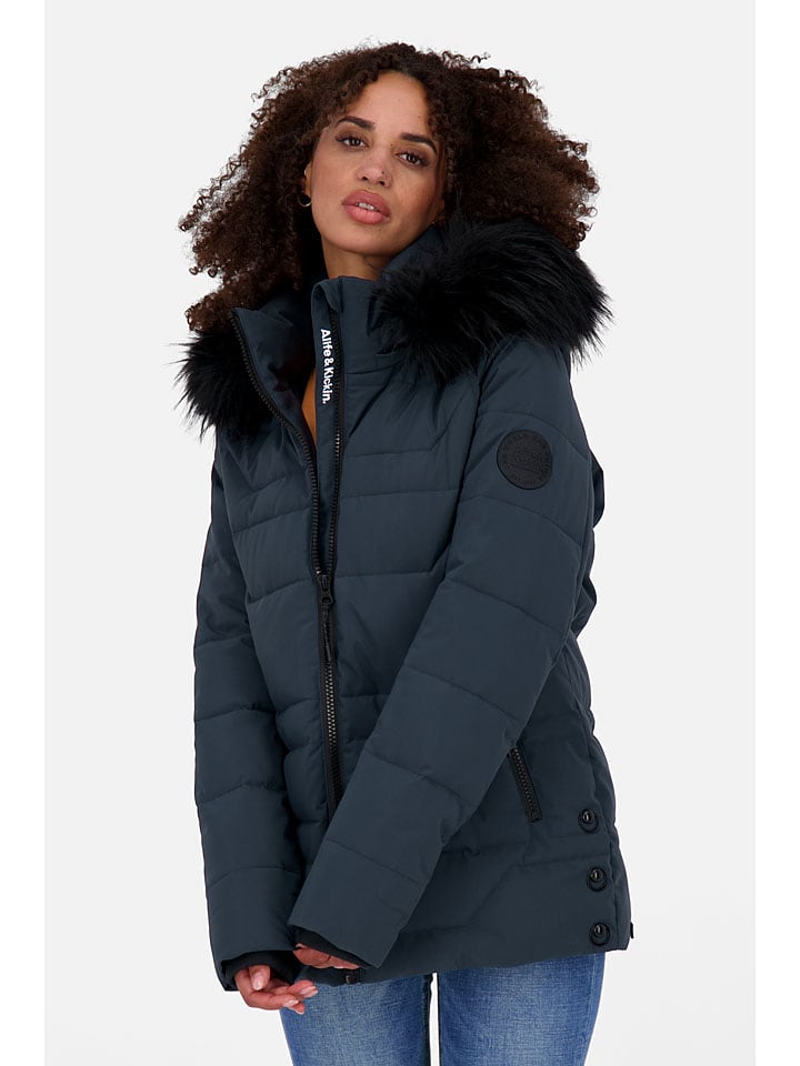 Зимняя куртка "ZophiaAK" темно-синего цвета alife and kickin
Зимняя куртка "ZophiaAK" темно-синего цвета alife and kickin