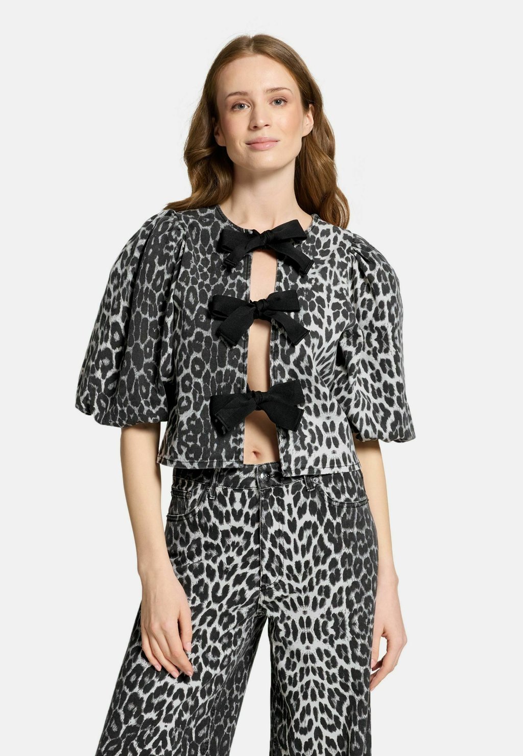 Блуза LeoCC Co'couture, темно-серый
Блуза LeoCC Co'couture, темно-серый