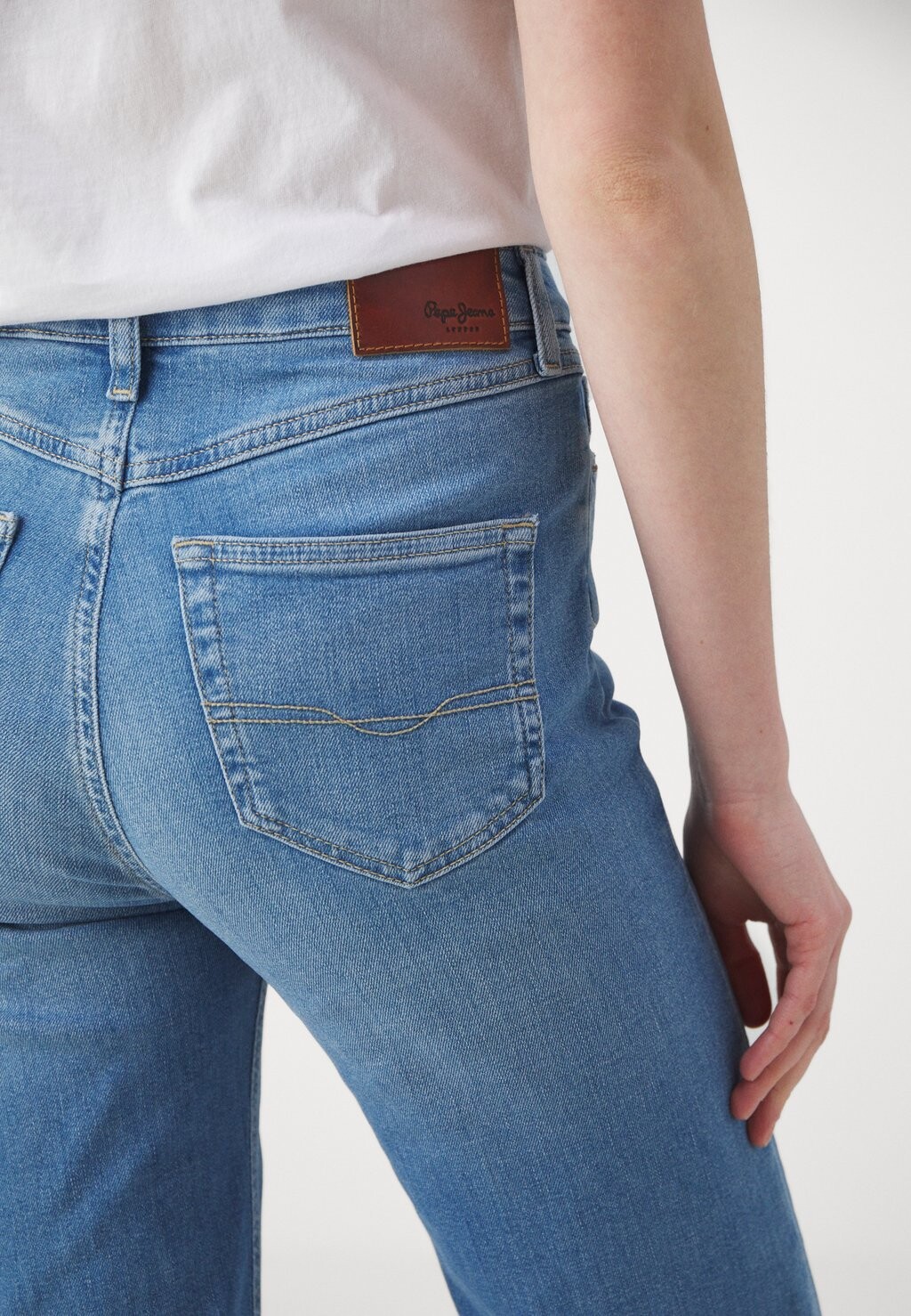 Расклешенные джинсы Pepe Jeans, темно-синий
Расклешенные джинсы Pepe Jeans, темно-синий