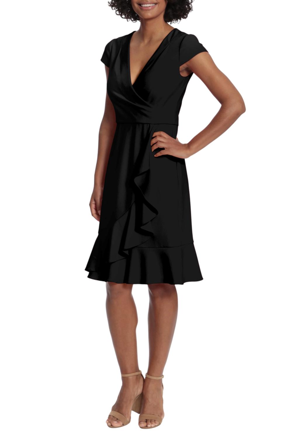 Черное платье-футляр с плиссированной драпированной юбкой London Times
Черное платье-футляр с плиссированной драпированной юбкой London Times