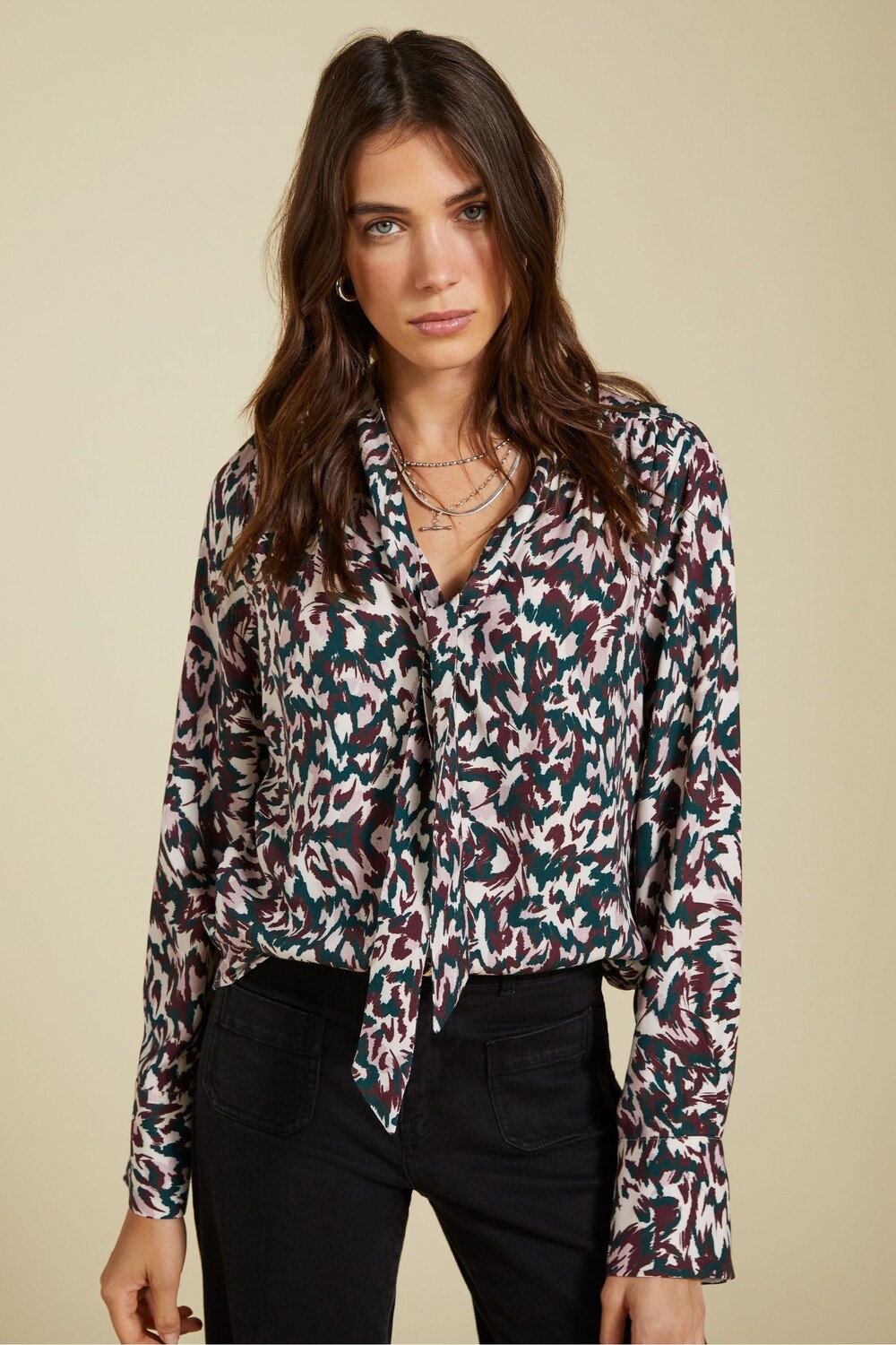 Блузка с принтом «Эффи» и завязкой на шее Baukjen, бежевый
Блузка с принтом «Эффи» и завязкой на шее Baukjen, бежевый