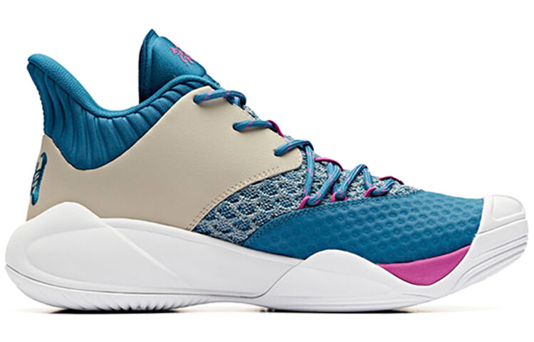 Баскетбольные кроссовки мужские среднего размера
Баскетбольные кроссовки мужские среднего размера