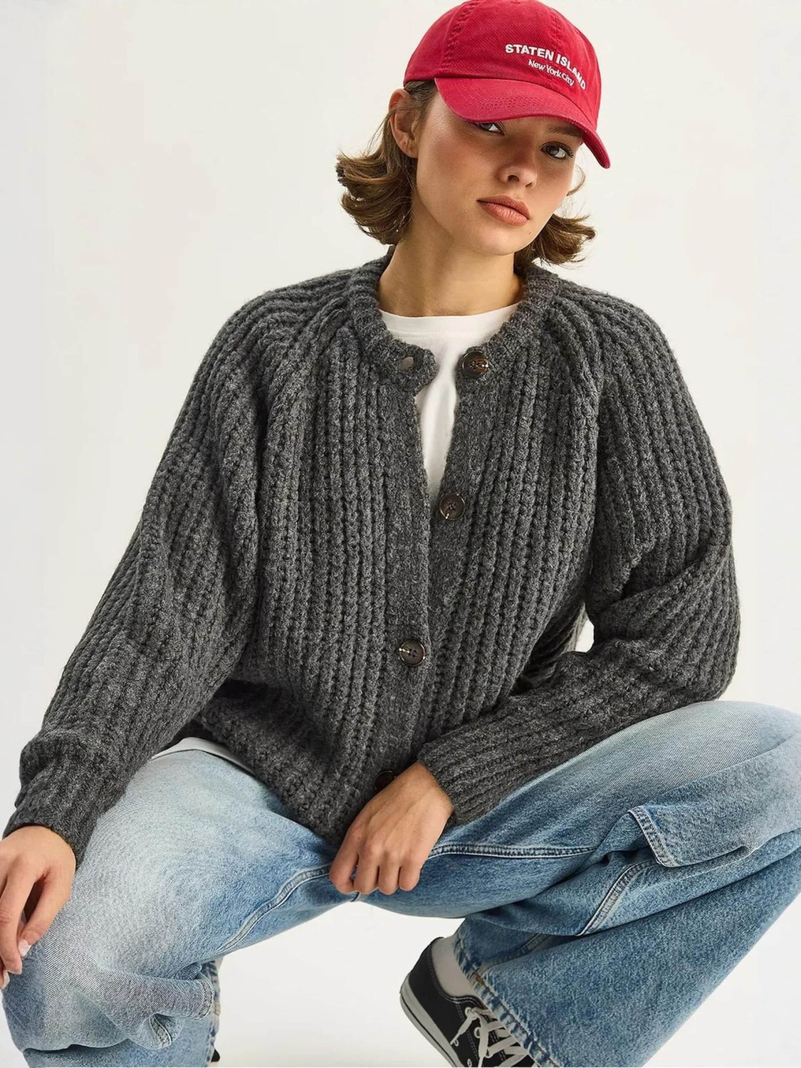 Bianco Lucci Кардиган из трикотажа в цвете антрацит
Bianco Lucci Кардиган из трикотажа в цвете антрацит