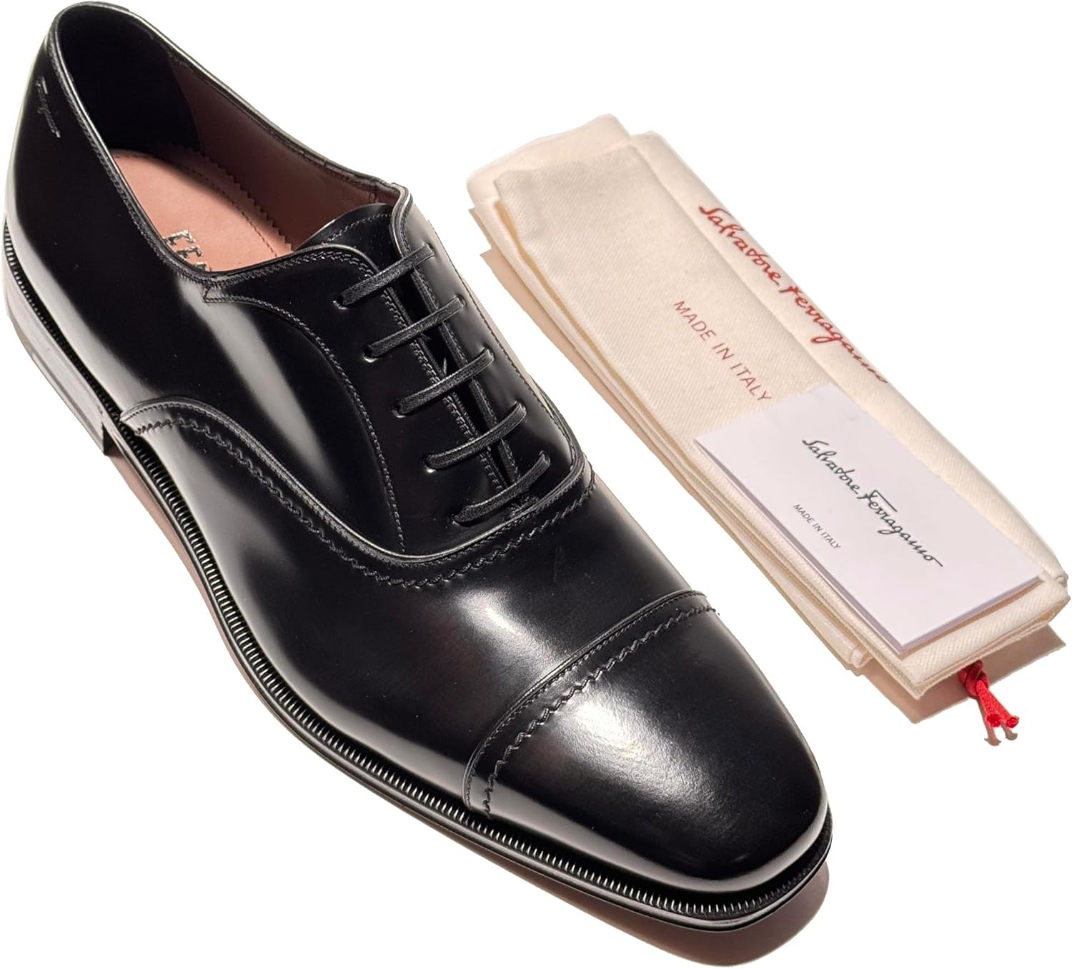 Мужские черные туфли Oxford с закрытым мысом и кожаной отделкой Ferragamo SEUL (D/Medium), Nero
Мужские черные туфли Oxford с закрытым мысом и кожаной отделкой Ferragamo SEUL (D/Medium), Nero