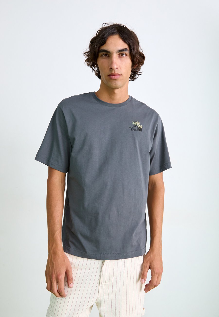 Футболка The North Face DOME TEE GRAPHIC, Anthracite Grey/Dark Grey, Черный, Футболка The North Face DOME TEE GRAPHIC, Anthracite Grey/Dark Grey
Футболка The North Face DOME TEE GRAPHIC, Anthracite Grey/Dark Grey, Черный, Футболка The North Face DOME TEE GRAPHIC, Anthracite Grey/Dark Grey