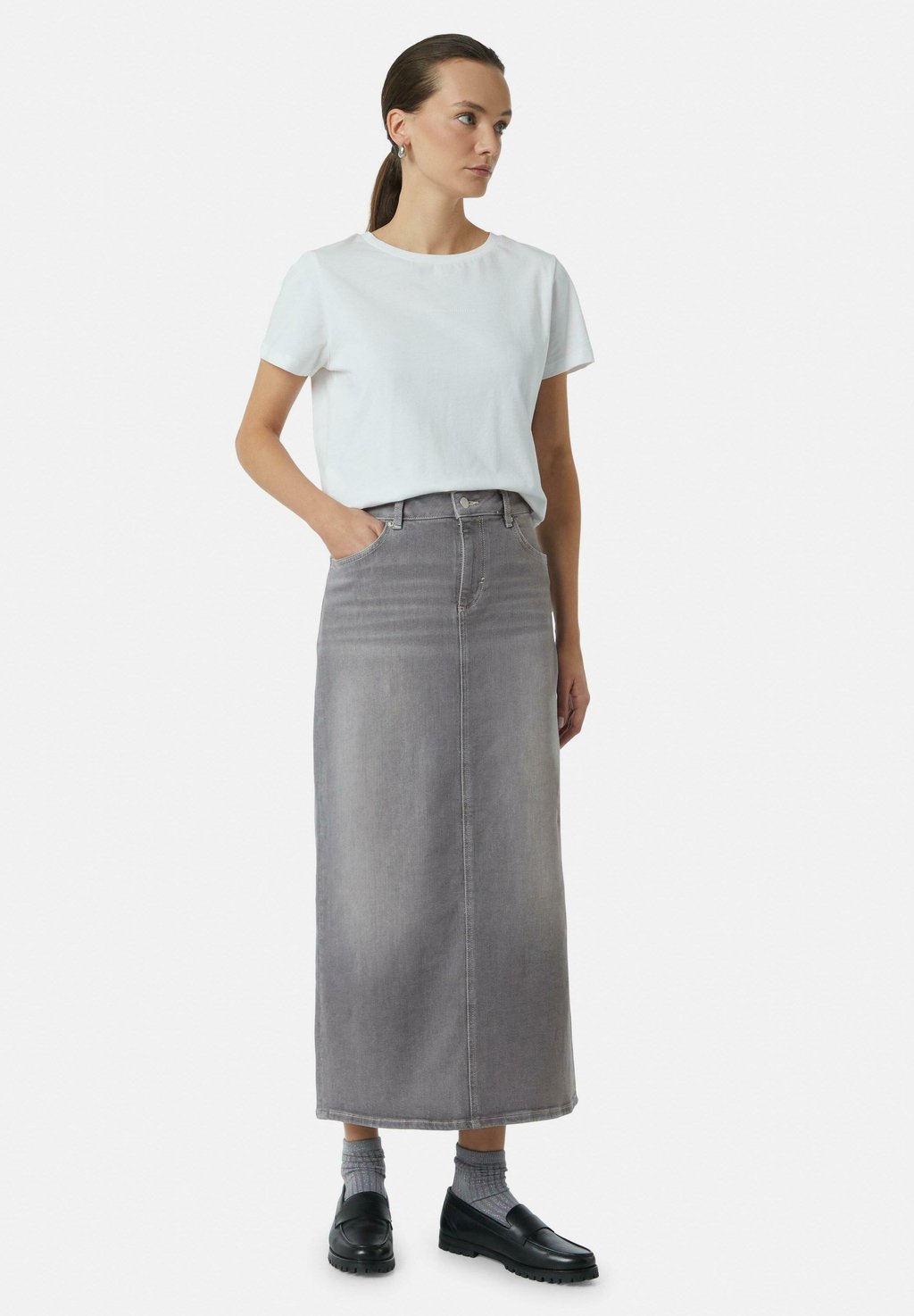 Джинсовая юбка GARMENT DYE comma casual identity, деним 
Джинсовая юбка GARMENT DYE comma casual identity, деним