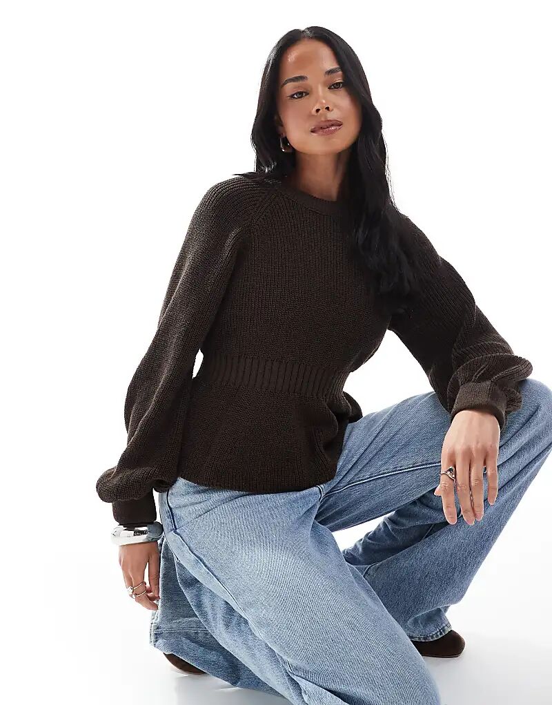 Вязаный свитер с баской и поясом-утяжкой коричневого цвета от ASOS DESIGN
Вязаный свитер с баской и поясом-утяжкой коричневого цвета от ASOS DESIGN