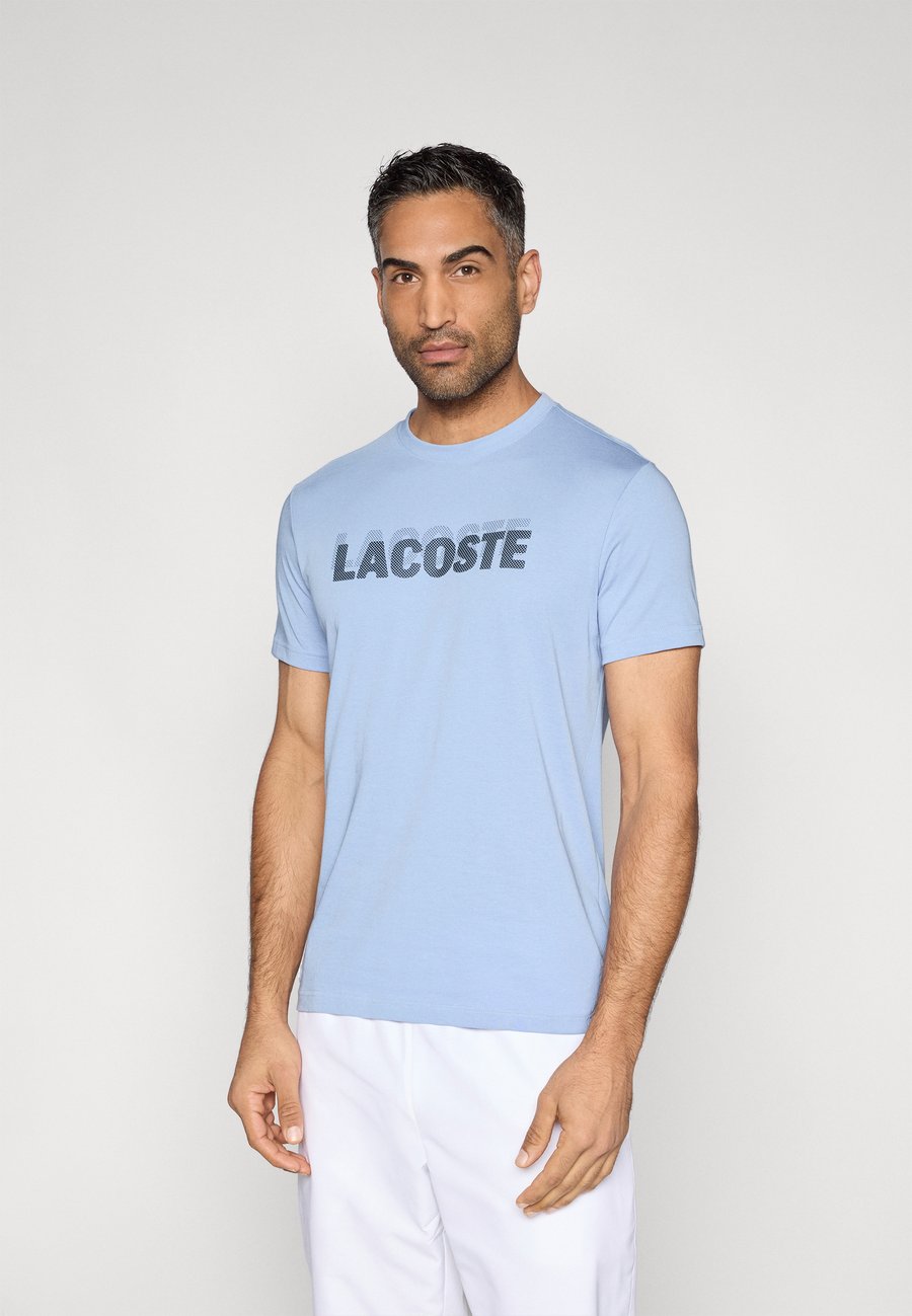 Футболка Lacoste Sport DOUBLE, Aphylla/Navy Blue/Blue-Grey, Серый, Футболка Lacoste Sport DOUBLE, Aphylla/Navy Blue/Blue-Grey
Футболка Lacoste Sport DOUBLE, Aphylla/Navy Blue/Blue-Grey, Серый, Футболка Lacoste Sport DOUBLE, Aphylla/Navy Blue/Blue-Grey