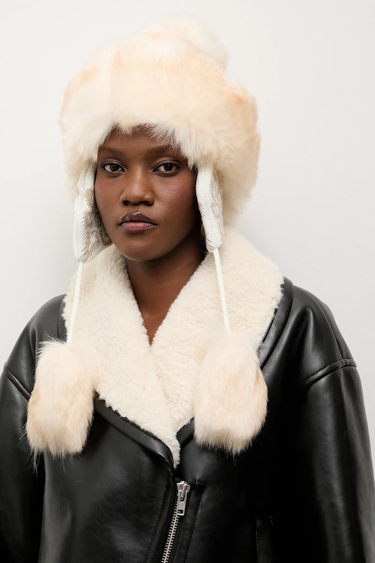 Шапка Answear.Lab, бежевый
Шапка Answear.Lab, бежевый