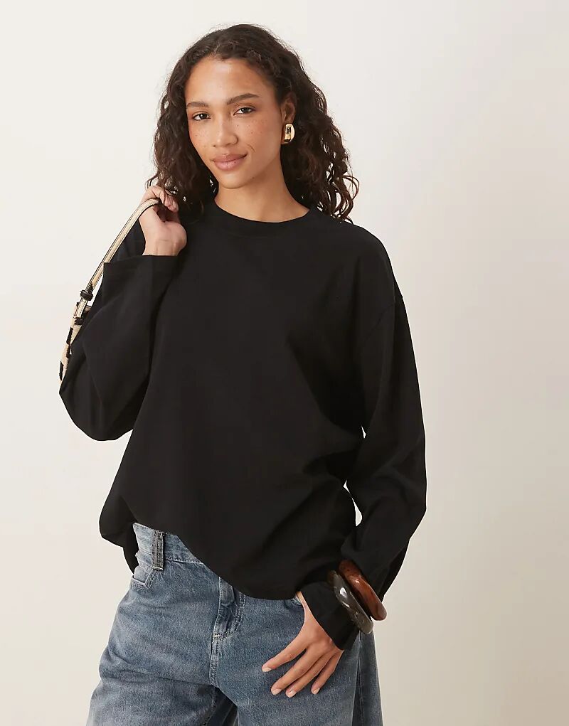 Лонгслив свободного кроя Gina Tricot с длинными рукавами черного цвета
Лонгслив свободного кроя Gina Tricot с длинными рукавами черного цвета