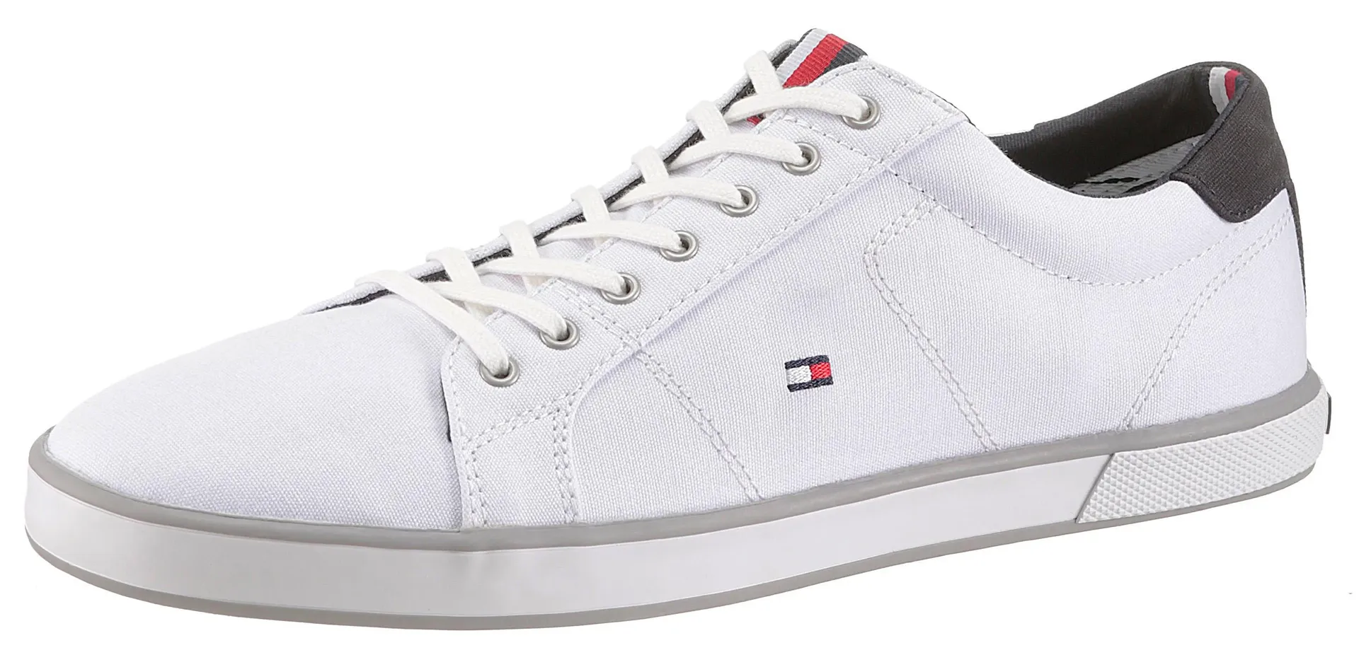 Кроссовки Tommy Hilfiger "H2285ARLOW 1D", черный
Кроссовки Tommy Hilfiger "H2285ARLOW 1D", черный