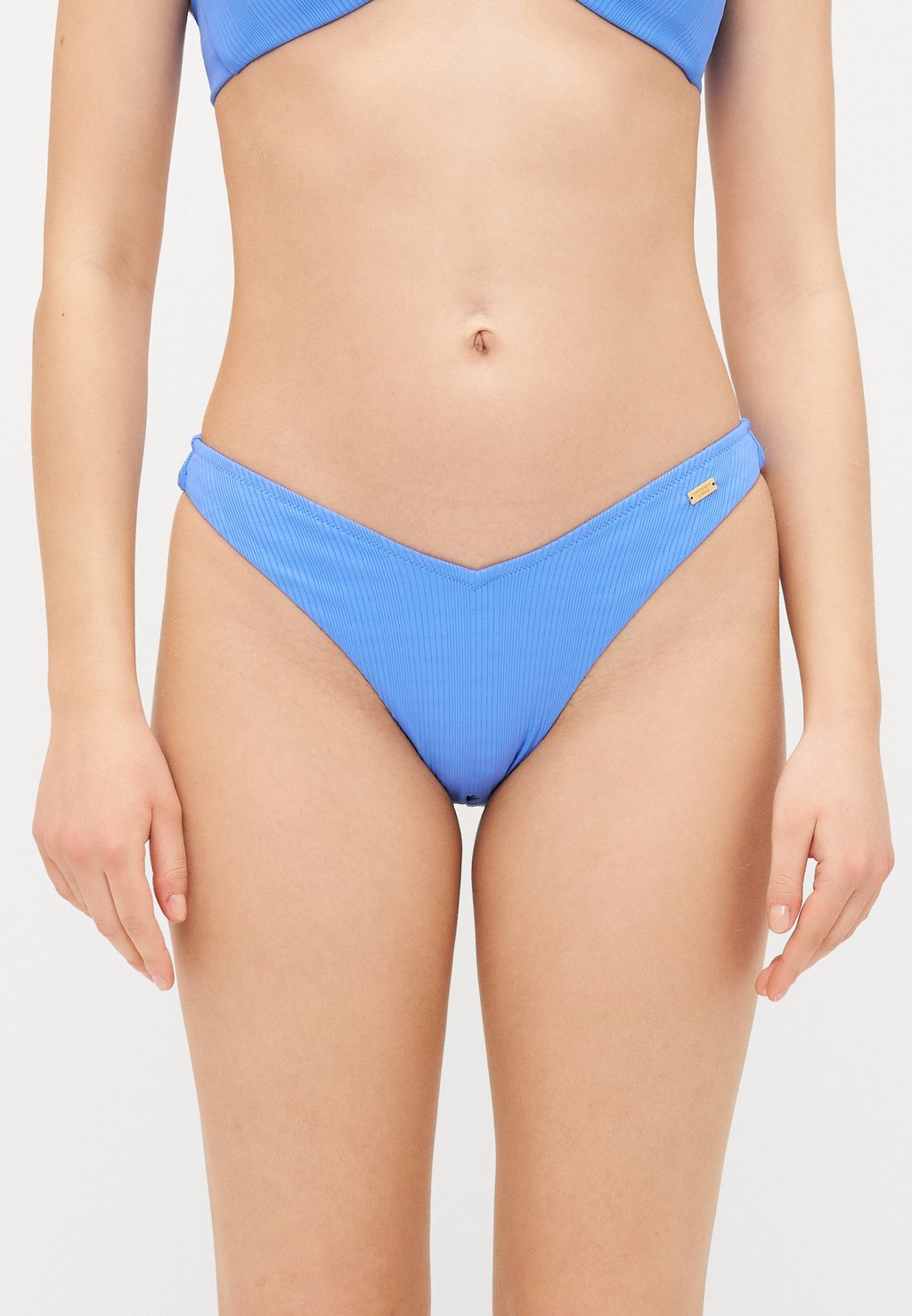 Плавки бикини PANTS V SHAPE Copenhagen Studios, светло-голубой
Плавки бикини PANTS V SHAPE Copenhagen Studios, светло-голубой