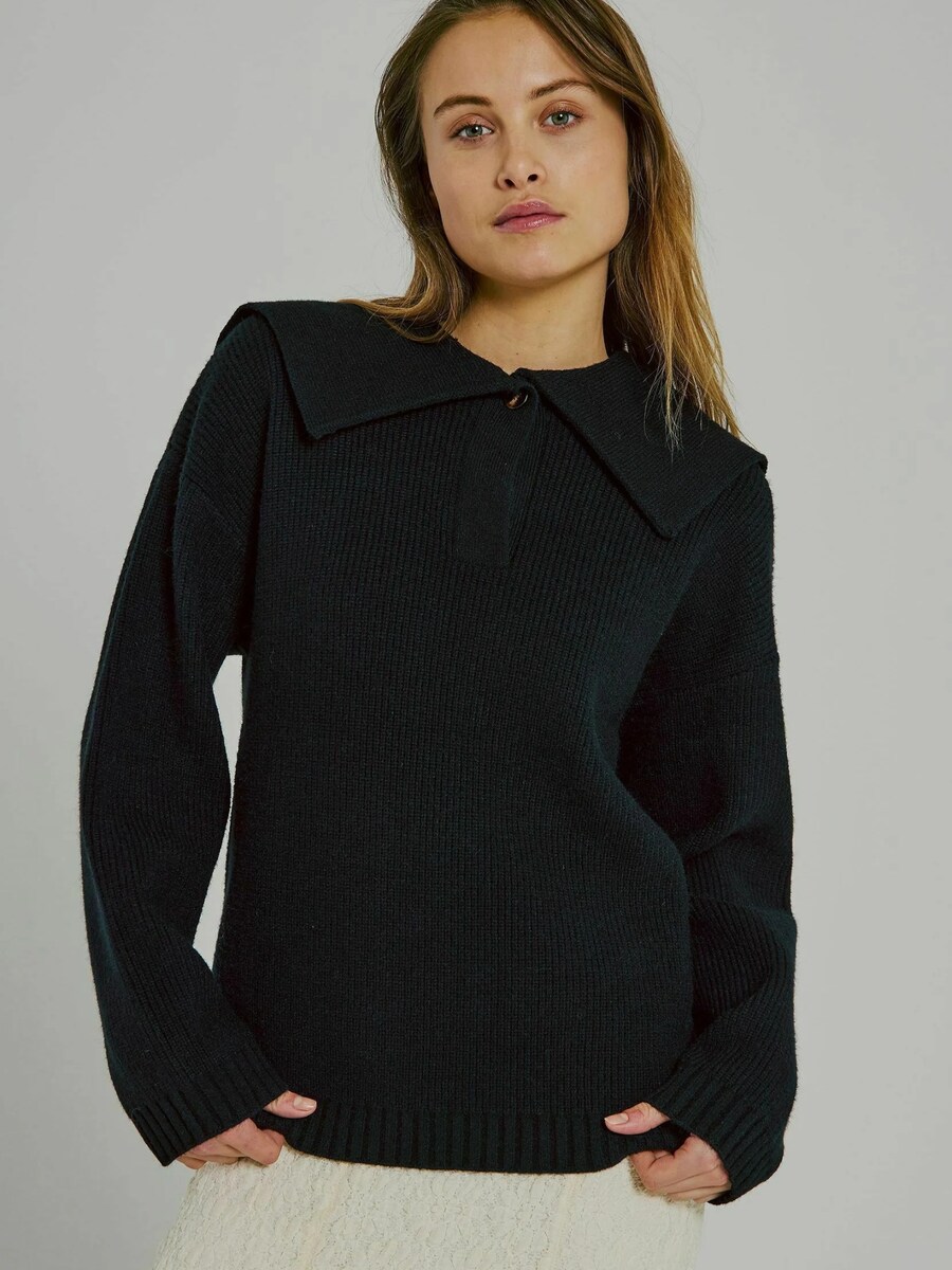 Топ NORR Fea, черный
Топ NORR Fea, черный