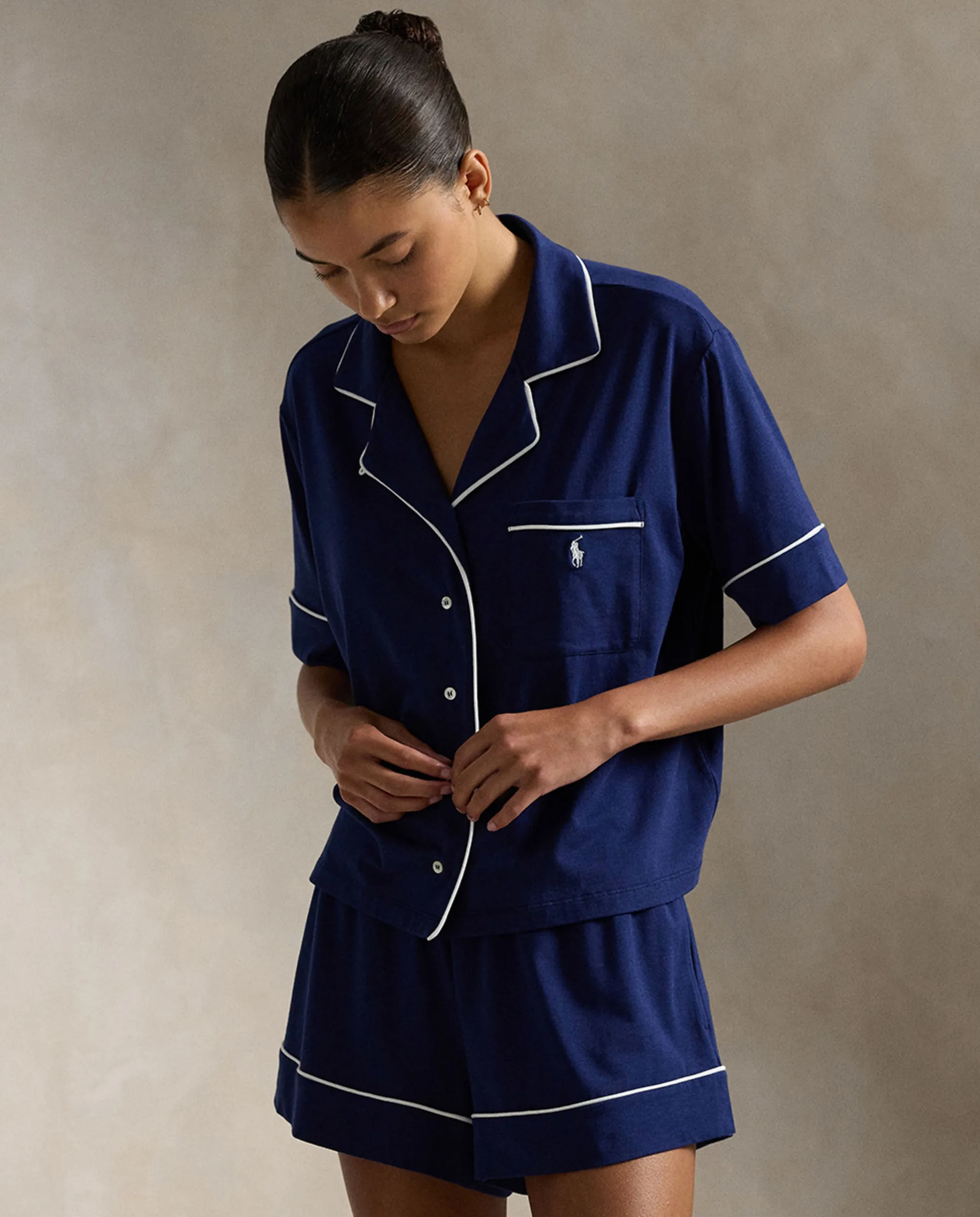 Женская пижама с короткими рукавами и контрастными вставками Lauren Ralph Lauren, темно-синий
Женская пижама с короткими рукавами и контрастными вставками Lauren Ralph Lauren, темно-синий