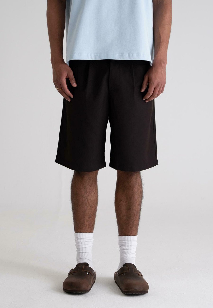 Шорты PROHIBITED Shorts, Brown/Dark Brown
Шорты PROHIBITED Shorts, Brown/Dark Brown