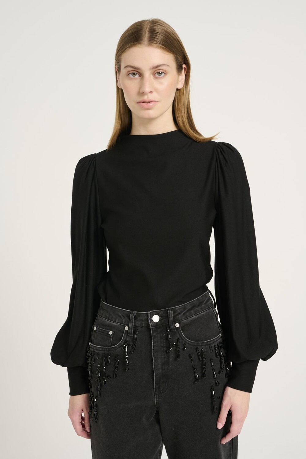 Топ с длинными рукавами RIFA PUFF Gestuz, черный
Топ с длинными рукавами RIFA PUFF Gestuz, черный