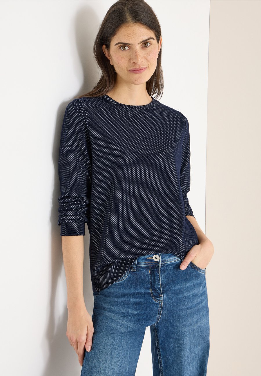Топ Cecil TWO TONE STRUKTUR, Blau/Dark Blue
Топ Cecil TWO TONE STRUKTUR, Blau/Dark Blue