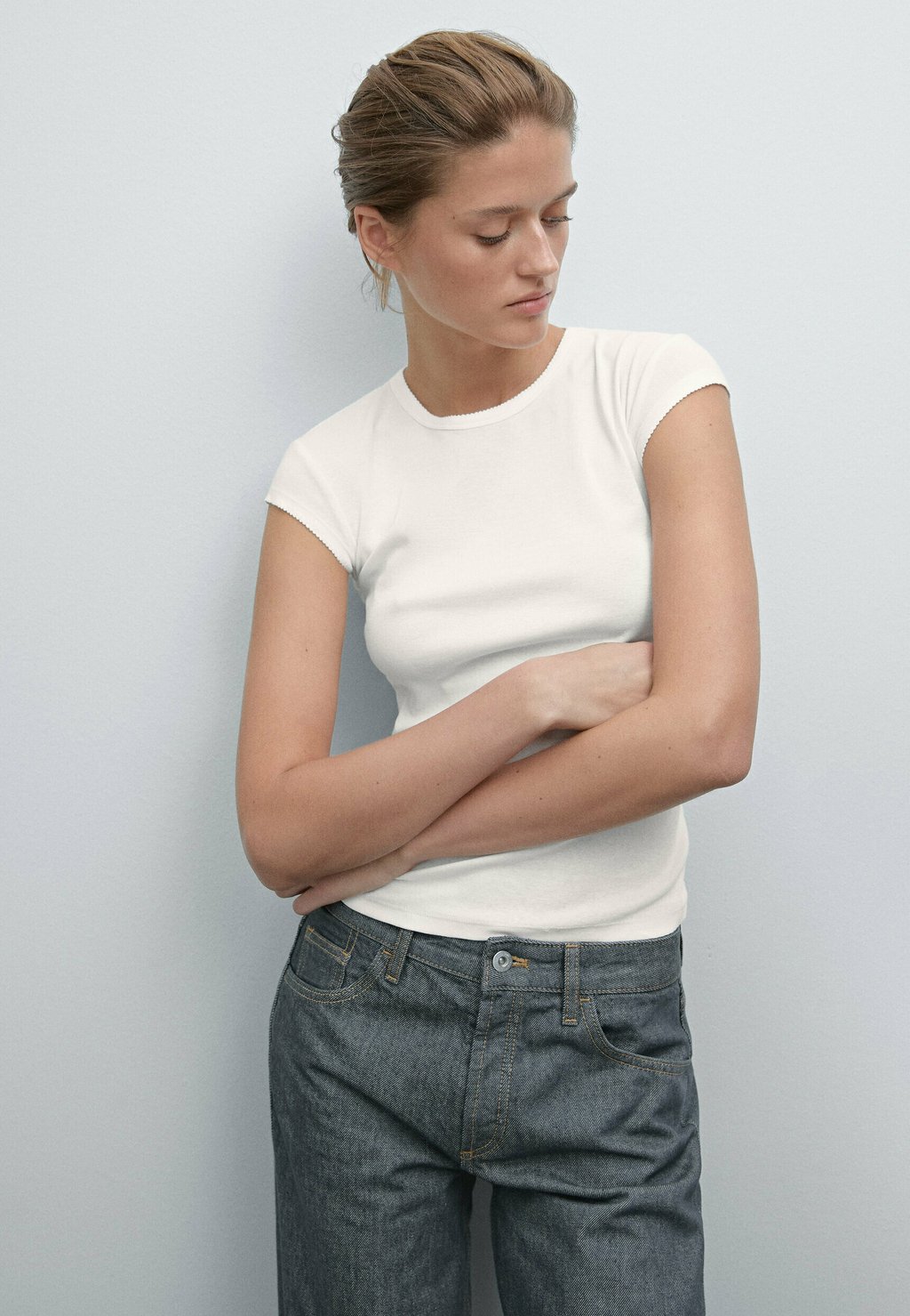 Базовая футболка SHORT SLEEVE Massimo Dutti, белый
Базовая футболка SHORT SLEEVE Massimo Dutti, белый