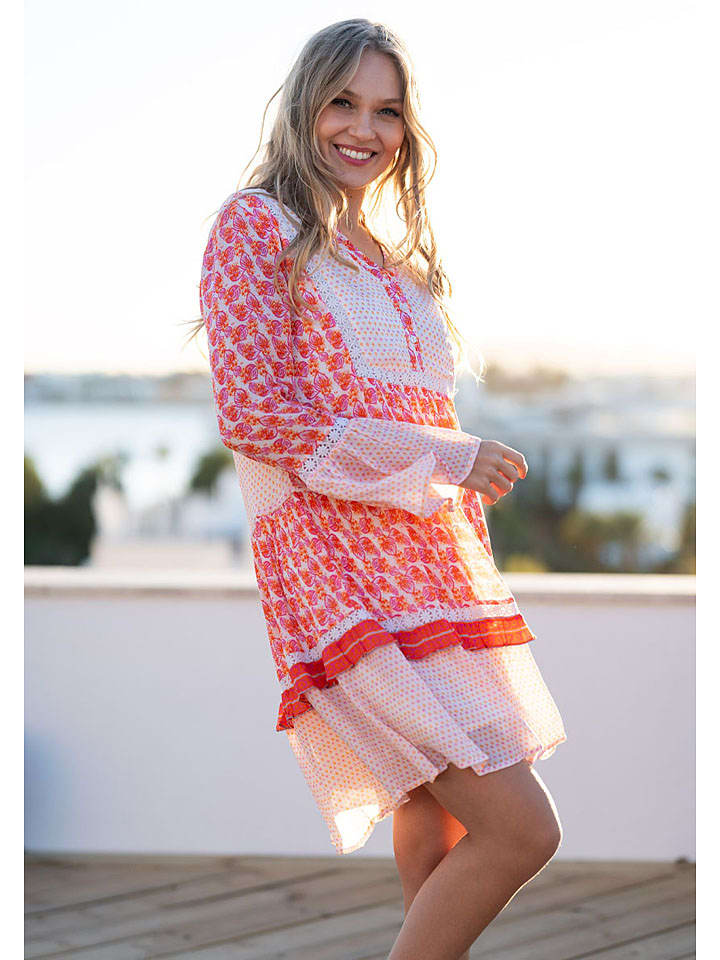 Платье до колена miss goodlife
Платье до колена miss goodlife