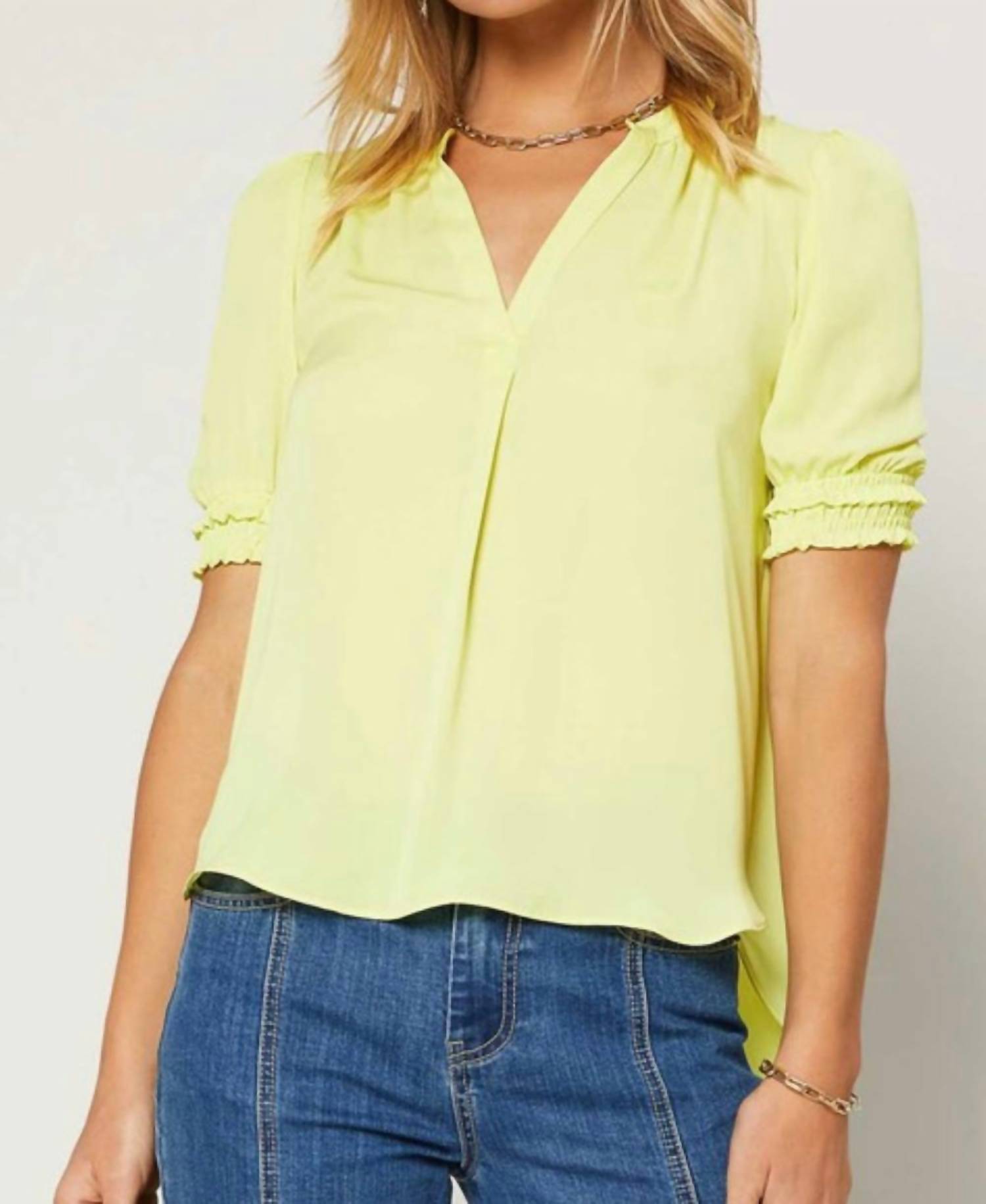 Топ Сабрины Джо в желтом цвете current air
Топ Сабрины Джо в желтом цвете current air