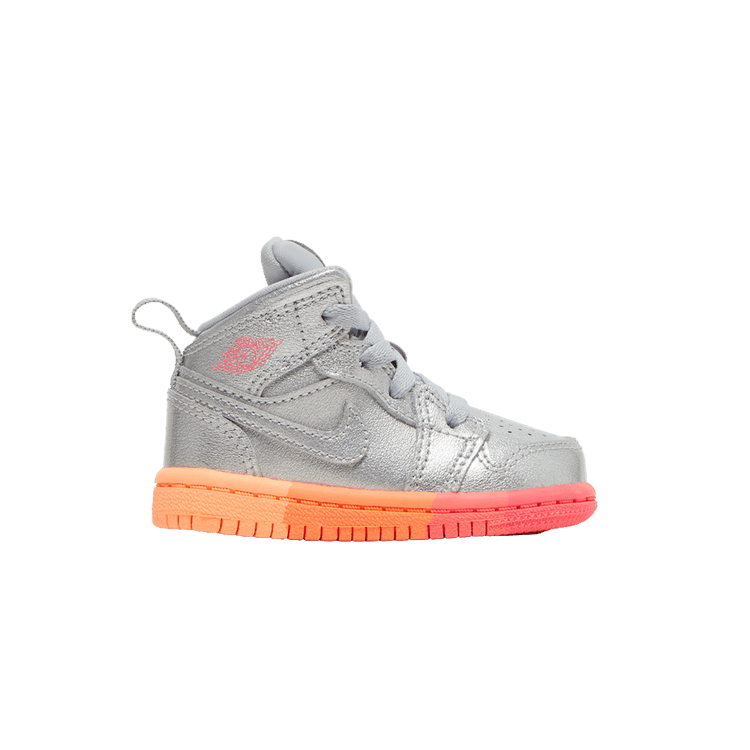 Кроссовки Air Jordan Air Jordan 1 Mid TD 'Metallic Silver Pink Crimson', серебряный
Кроссовки Air Jordan Air Jordan 1 Mid TD 'Metallic Silver Pink Crimson', серебряный