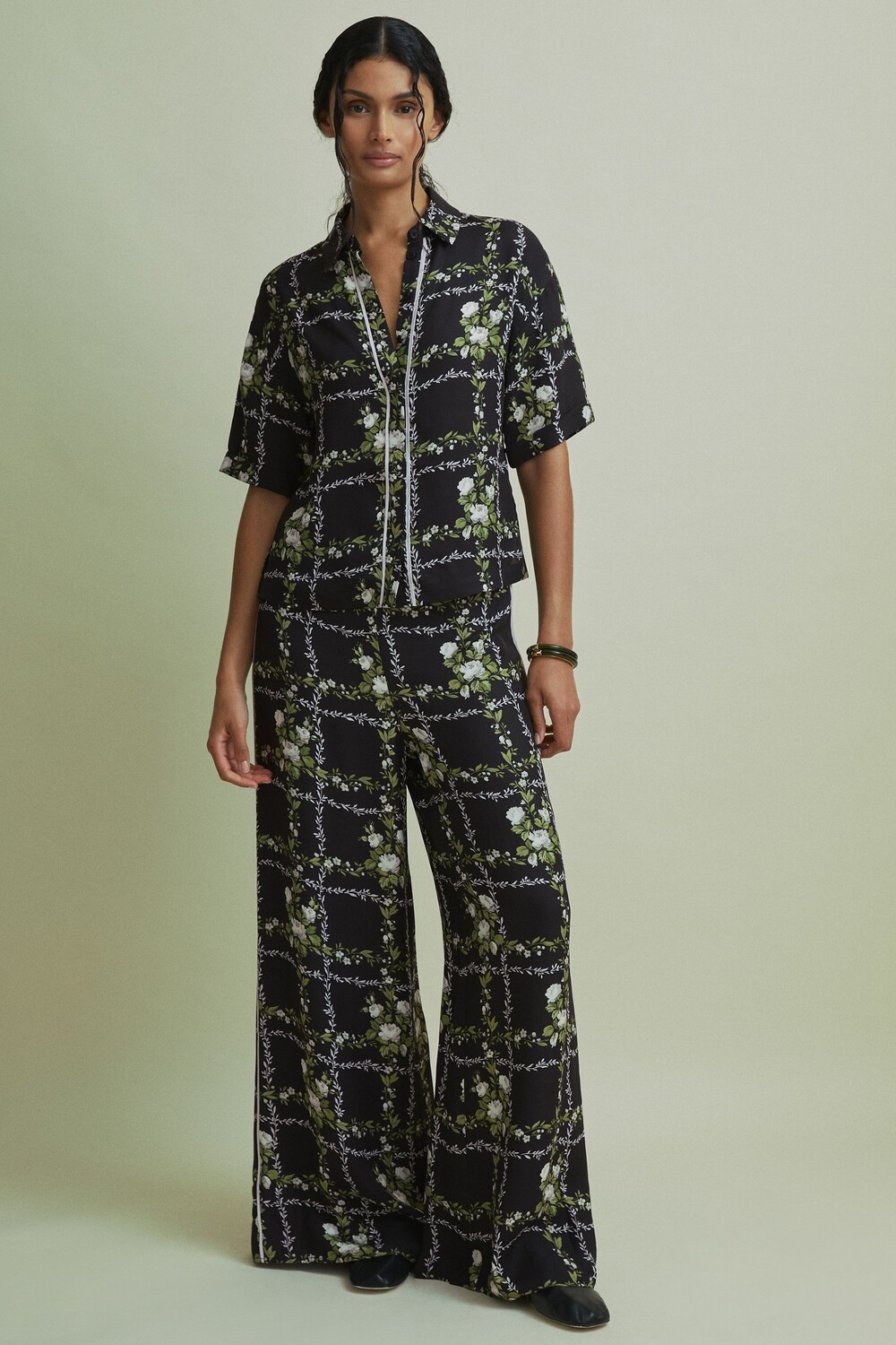 Широкие брюки с высокой посадкой Florere, черный
Широкие брюки с высокой посадкой Florere, черный