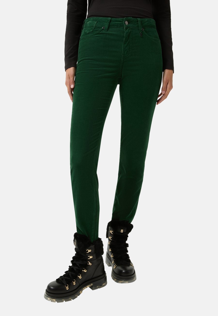 Брюки Bogner JULIE, Dunkelgrün/Green
Брюки Bogner JULIE, Dunkelgrün/Green