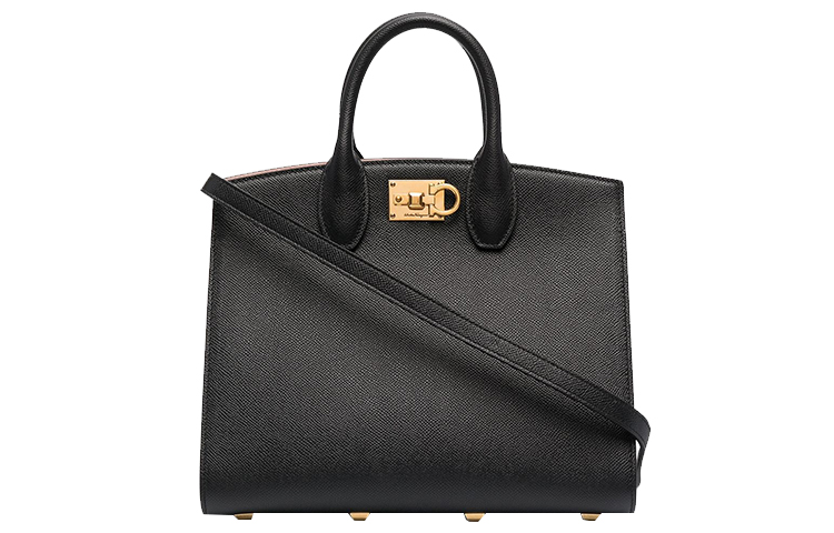 Сумка Ferragamo из телячьей кожи обычная женская черная
Сумка Ferragamo из телячьей кожи обычная женская черная